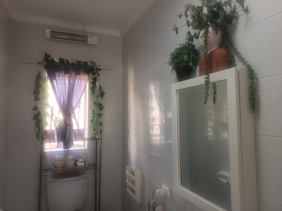 3 Bedroom Property for Sale in Rhodesdene Northern Cape